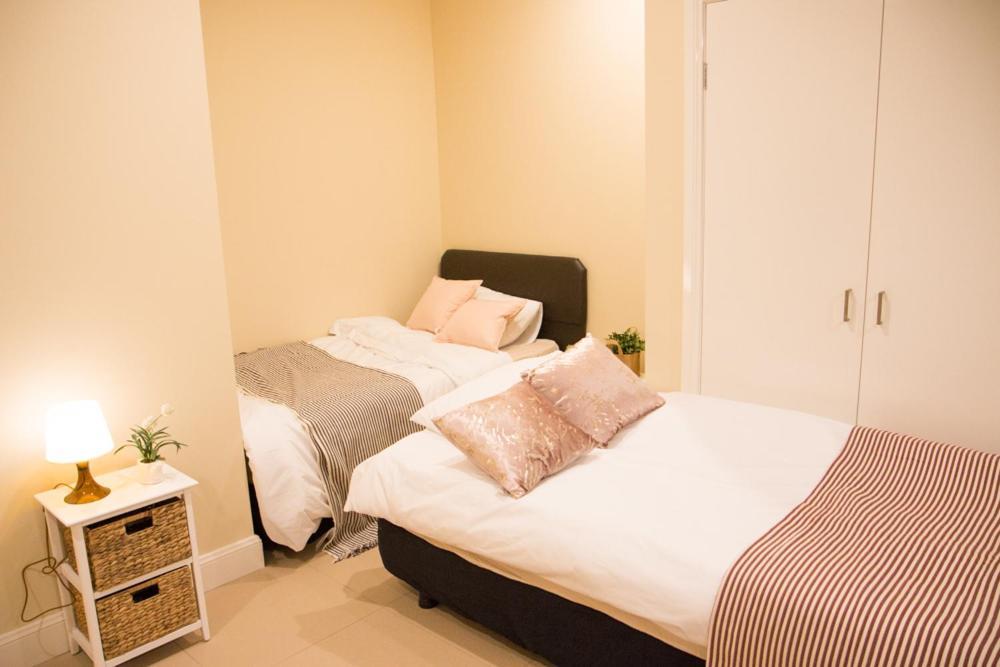 Отель T&M House Strathfield Экстерьер фото